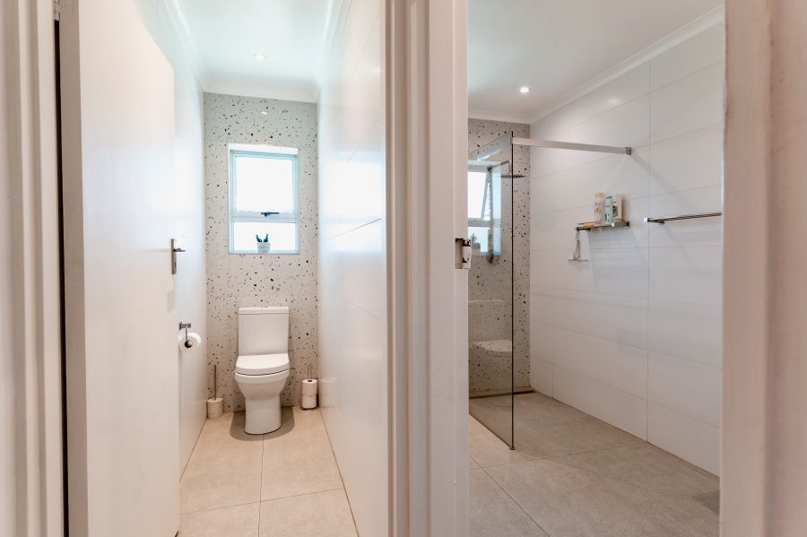 3 Bedroom Property for Sale in Helderrand Western Cape